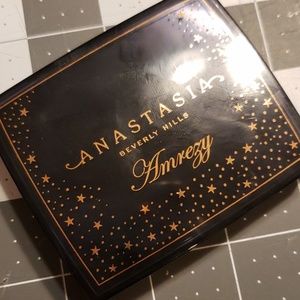 Anastasia Beverly Hills Amrezy Highlighter